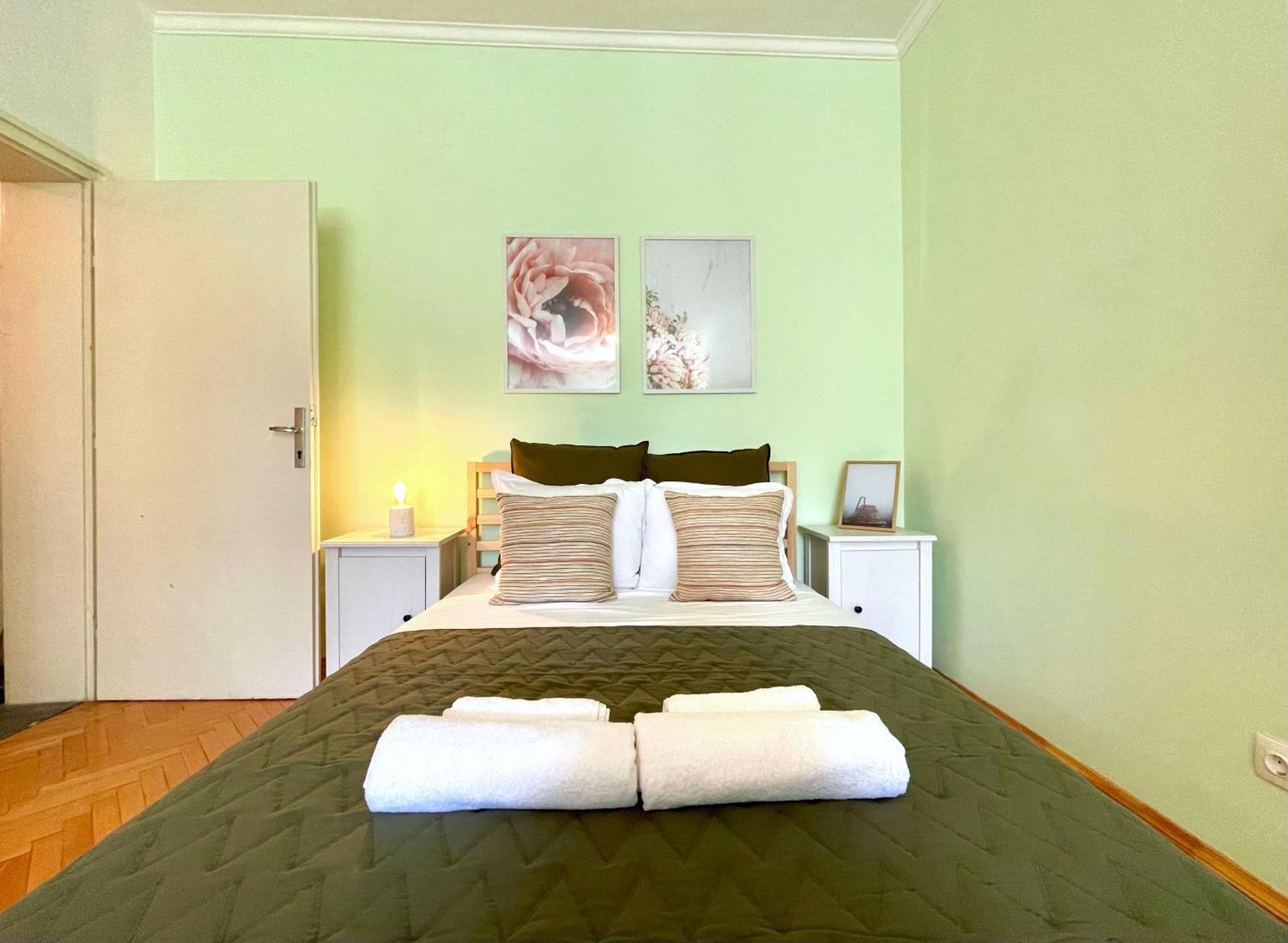 Bohemian Bright & Calm 2Br - Top Center - Private Balcony Софія Екстер'єр фото