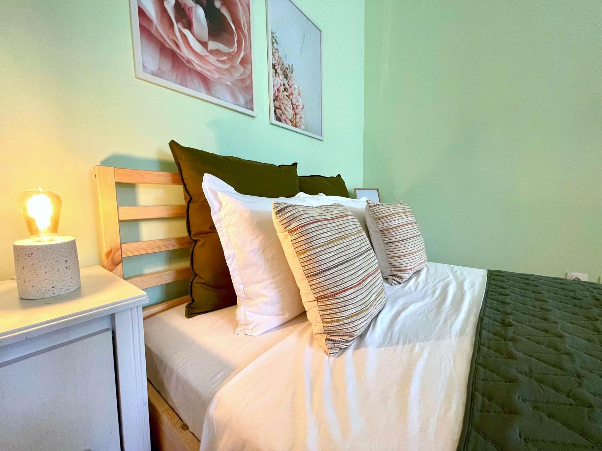Bohemian Bright & Calm 2Br - Top Center - Private Balcony Софія Екстер'єр фото
