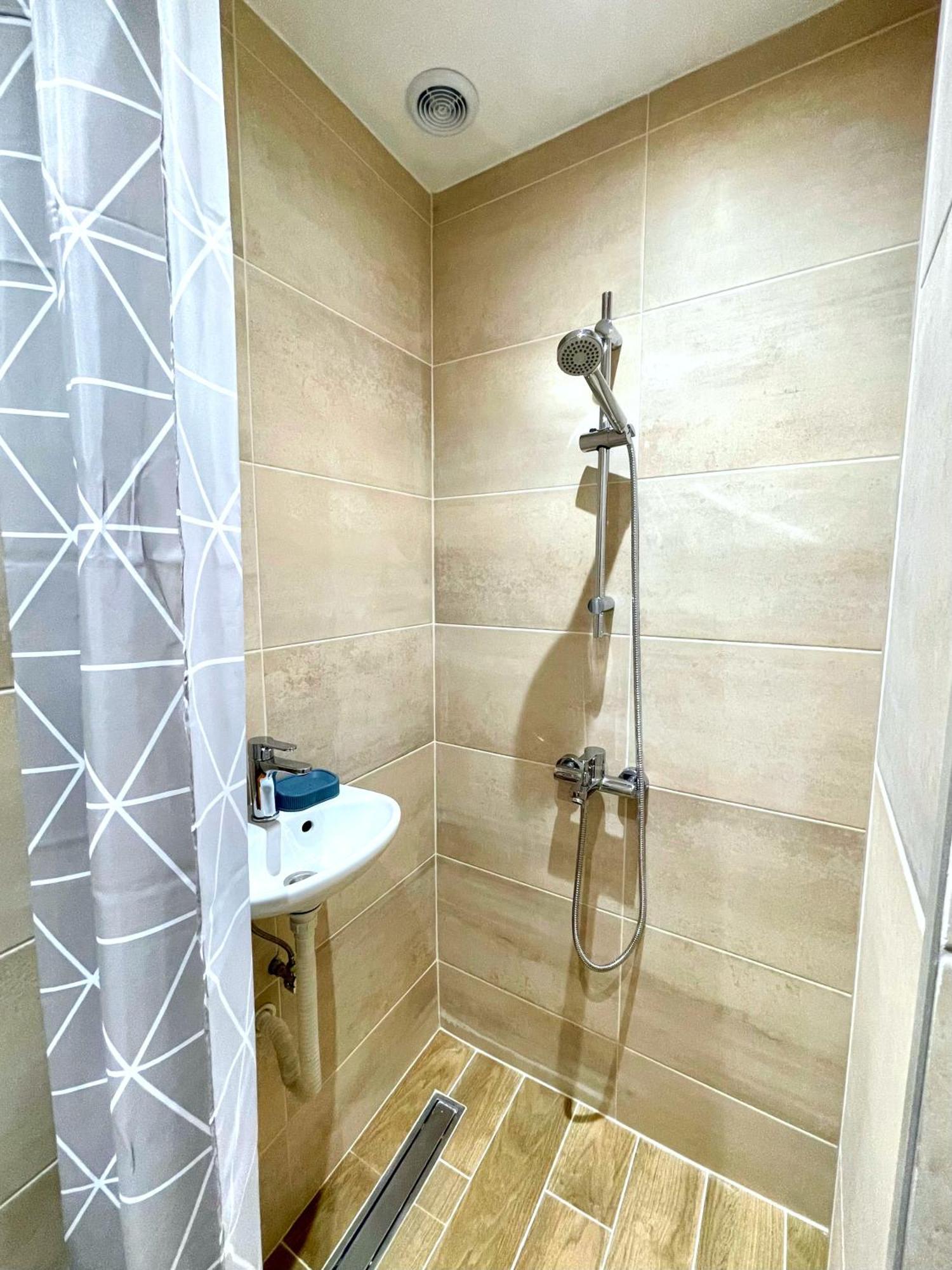 Bohemian Bright & Calm 2Br - Top Center - Private Balcony Софія Екстер'єр фото
